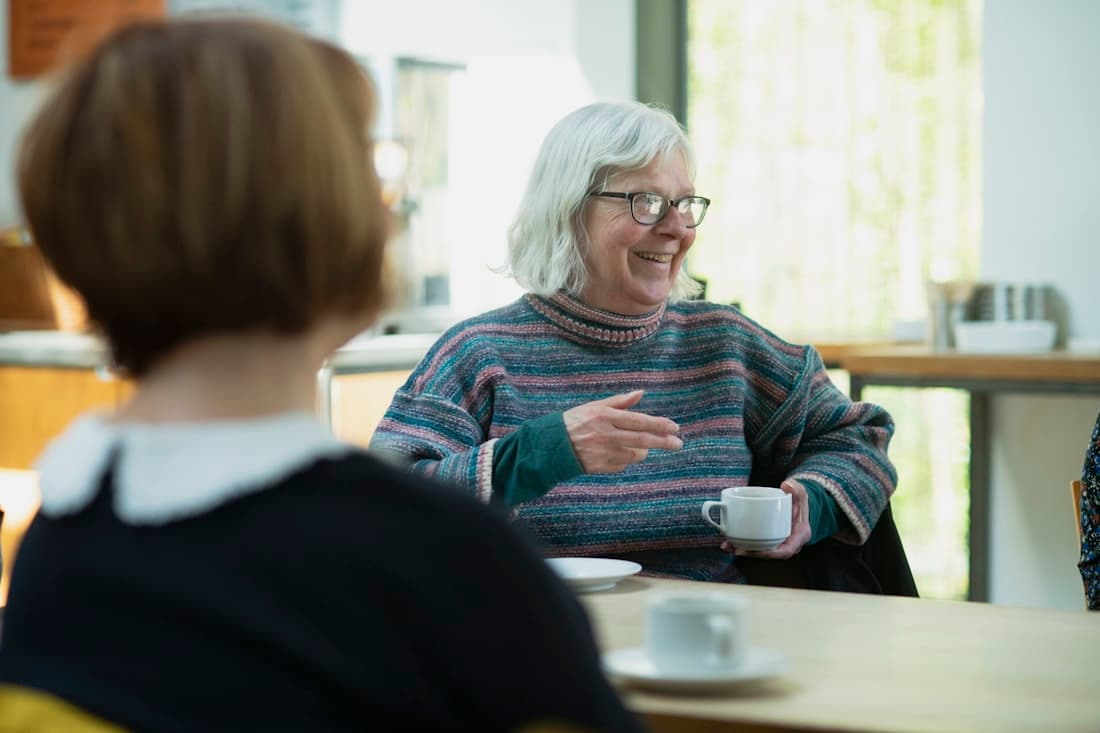 Een warm, persoonlijk gesprek tussen twee mensen